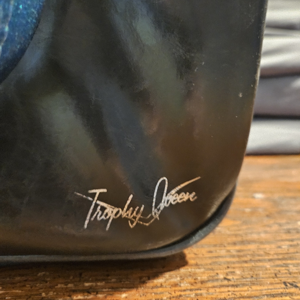 Trophy Queen purse - Picture 3 of 7